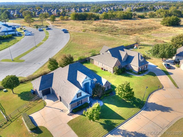 14806 S 52nd East Avenue, Bixby, OK 74008