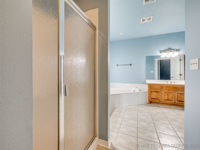 14806 S 52nd East Avenue, Bixby, OK 74008