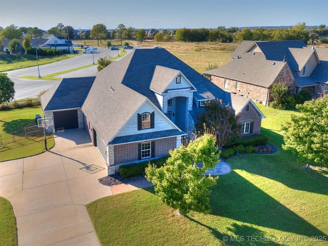 14806 S 52nd East Avenue, Bixby, OK 74008