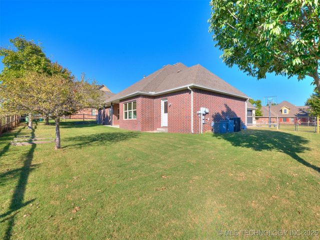 14806 S 52nd East Avenue, Bixby, OK 74008