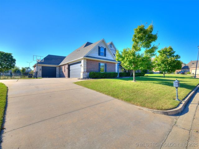 14806 S 52nd East Avenue, Bixby, OK 74008