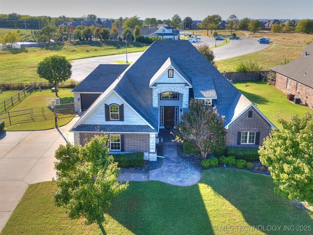 14806 S 52nd East Avenue, Bixby, OK 74008