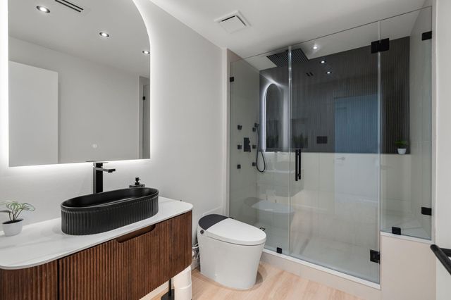 14 Greenway Plaza 9R, Houston, TX 77046