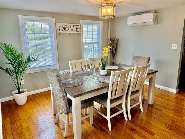 41 Main St, Upton, MA 01568