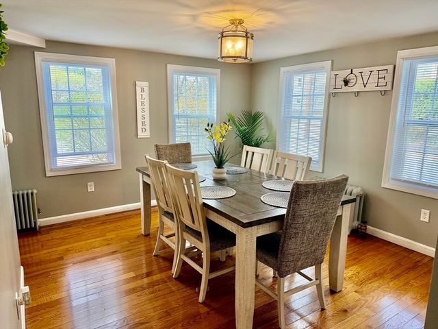 41 Main St, Upton, MA 01568