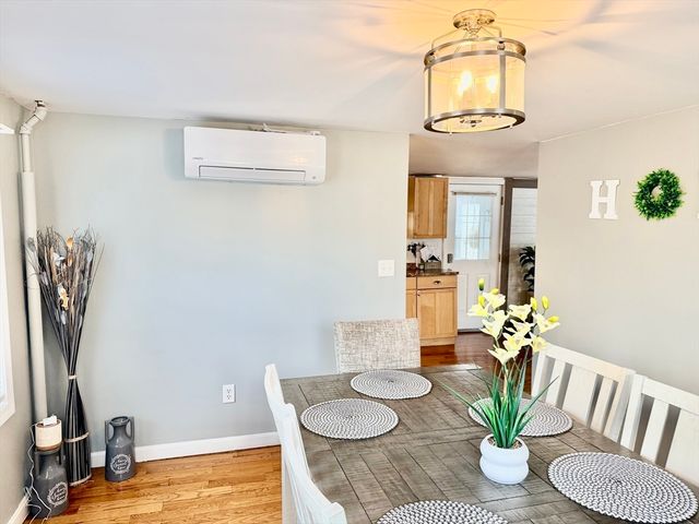 41 Main St, Upton, MA 01568