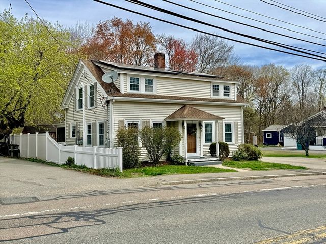 41 Main St, Upton, MA 01568