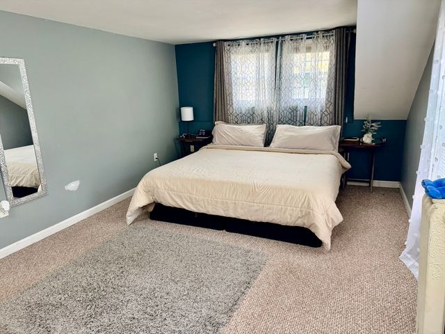 41 Main St, Upton, MA 01568