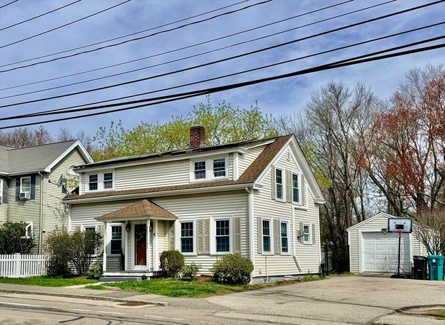 41 Main St, Upton, MA 01568
