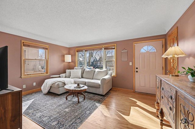 5425 31st Avenue S, Minneapolis, MN 55417