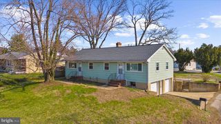 8229 FORT SMALLWOOD RD, Baltimore, MD 21226