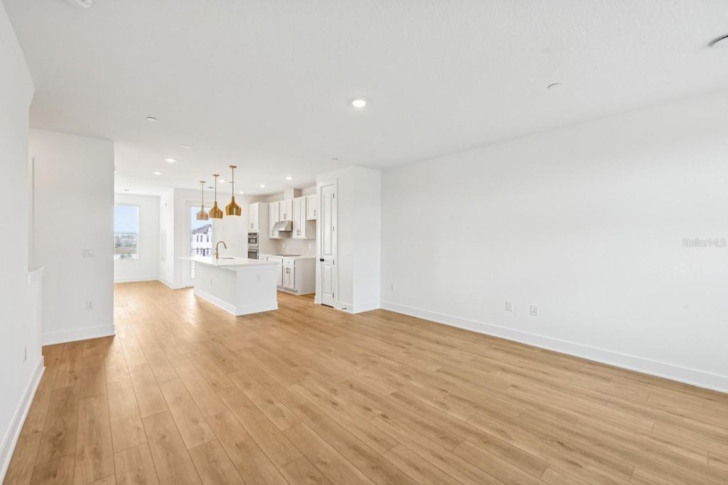 Image 11 of property listing at 15315 HAMLIN PARK DRIVE, Winter Garden, FL 34787