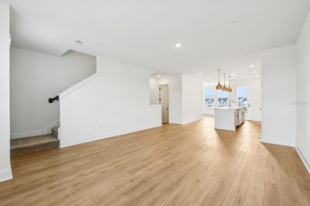 Image 12 of property listing at 15315 HAMLIN PARK DRIVE, Winter Garden, FL 34787