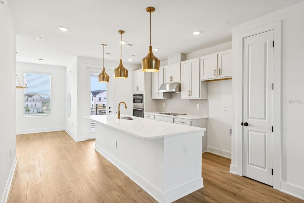 Image 15 of property listing at 15315 HAMLIN PARK DRIVE, Winter Garden, FL 34787