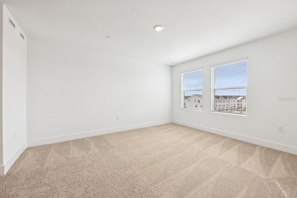 Image 27 of property listing at 15315 HAMLIN PARK DRIVE, Winter Garden, FL 34787