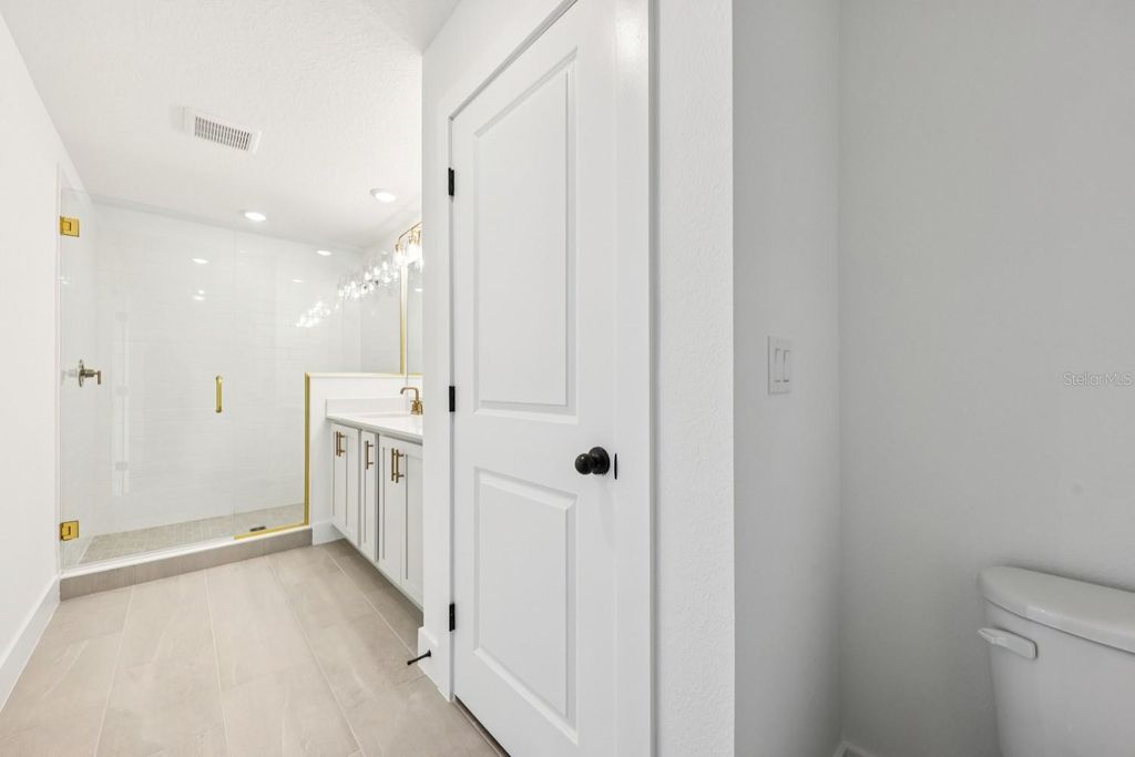 Image 30 of property listing at 15315 HAMLIN PARK DRIVE, Winter Garden, FL 34787