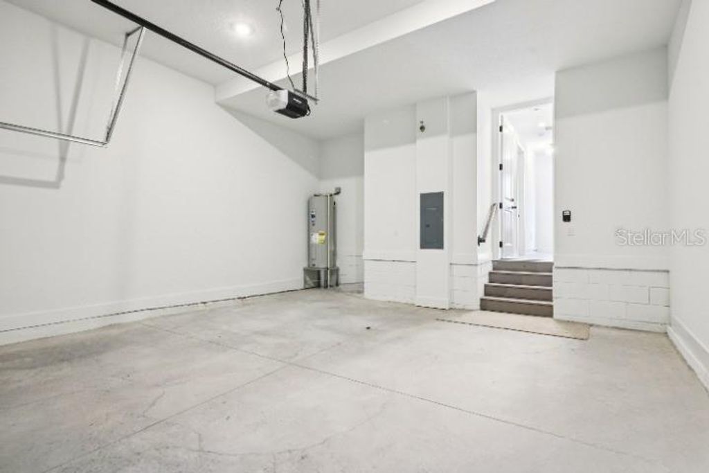 Image 31 of property listing at 15315 HAMLIN PARK DRIVE, Winter Garden, FL 34787