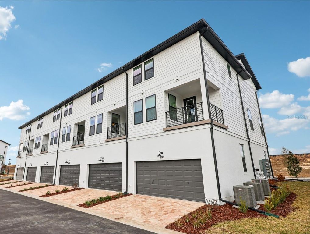 Image 37 of property listing at 15315 HAMLIN PARK DRIVE, Winter Garden, FL 34787