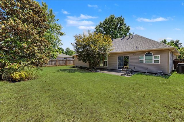 29 Ivy Circle, Bentonville, AR 72712