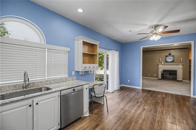 29 Ivy Circle, Bentonville, AR 72712