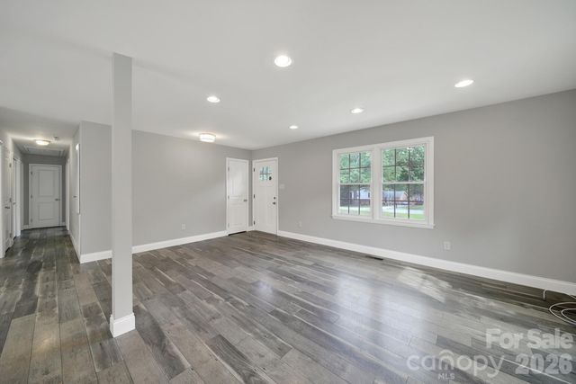 1200 Vickie Lane, Matthews, NC 28104