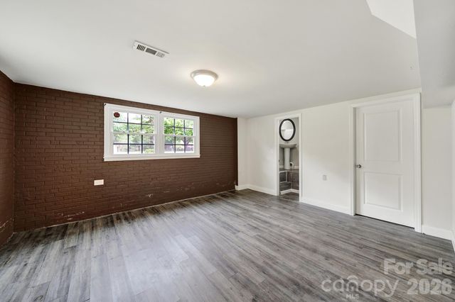 1200 Vickie Lane, Matthews, NC 28104