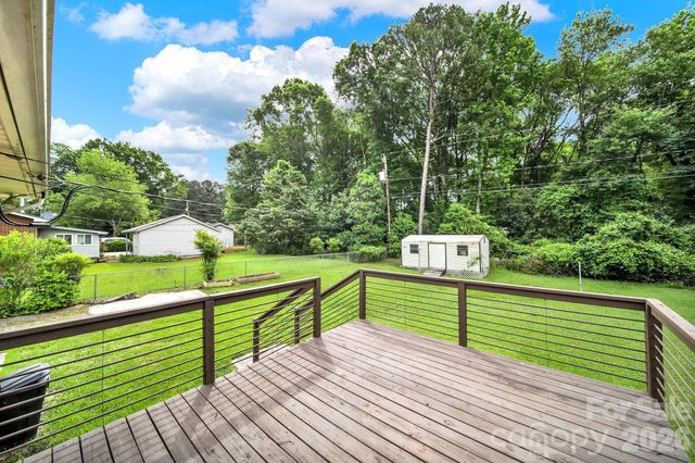 1200 Vickie Lane, Matthews, NC 28104