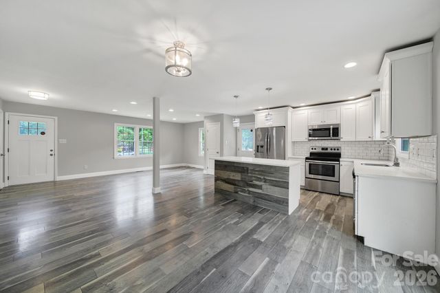 1200 Vickie Lane, Matthews, NC 28104