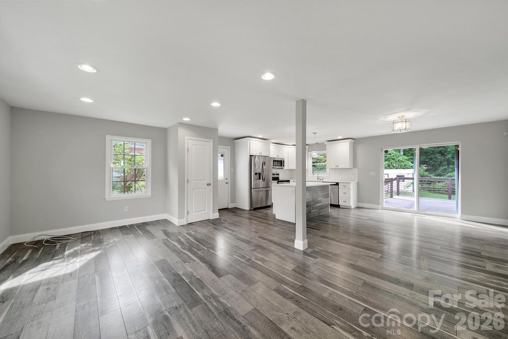 1200 Vickie Lane, Matthews, NC 28104
