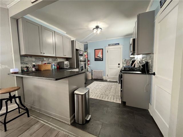 16 Vaughan Avenue 1, Newport, RI 02840