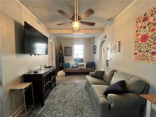 16 Vaughan Avenue 1, Newport, RI 02840