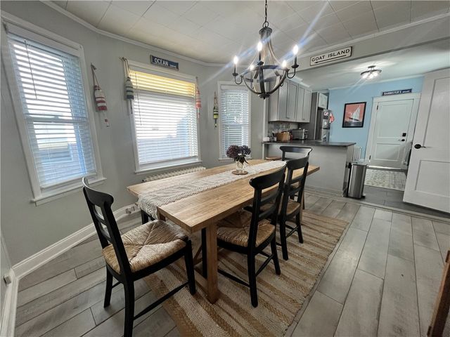 16 Vaughan Avenue 1, Newport, RI 02840