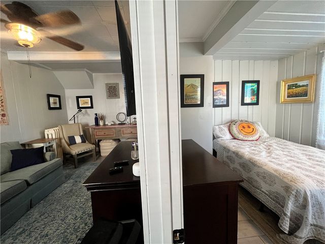 16 Vaughan Avenue 1, Newport, RI 02840