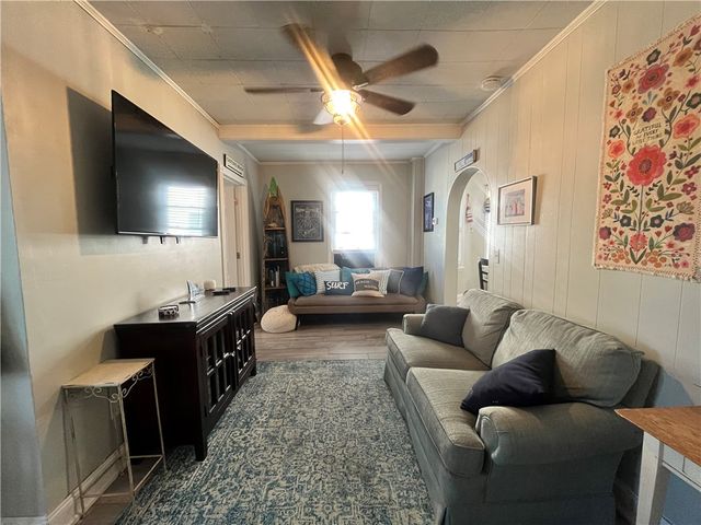 16 Vaughan Avenue 1, Newport, RI 02840