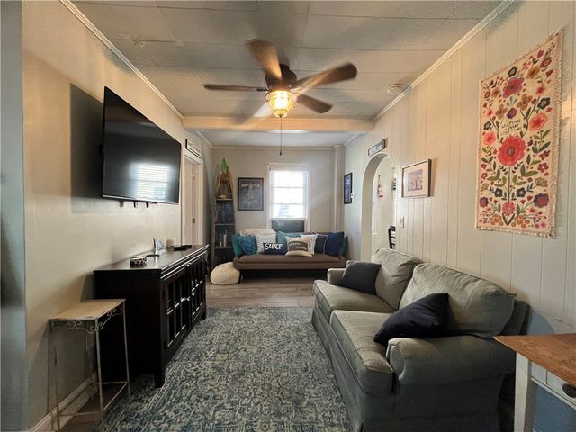 16 Vaughan Avenue 1, Newport, RI 02840