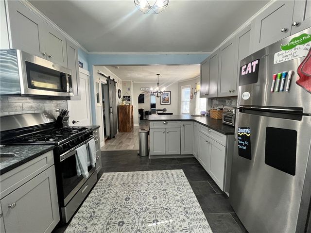 16 Vaughan Avenue 1, Newport, RI 02840