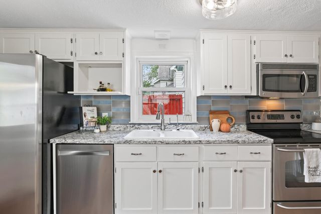 115 S Cedar Street, Chaska, MN 55318