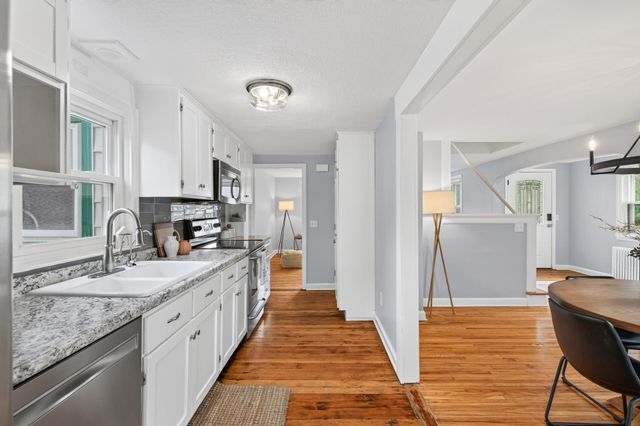 115 S Cedar Street, Chaska, MN 55318