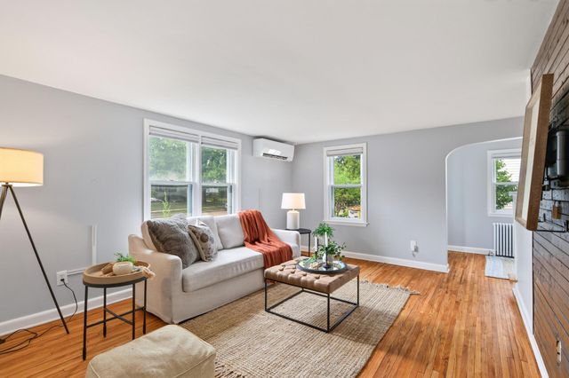 115 S Cedar Street, Chaska, MN 55318