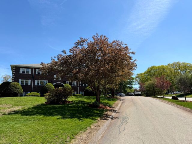 120 Parker St 15, Acton, MA 01720