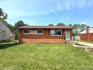 28476 MARQUETTE Street, Garden City, MI 48135