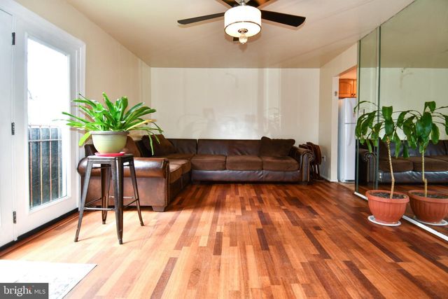 8960 CONTINENTAL PL, Landover, MD 20785