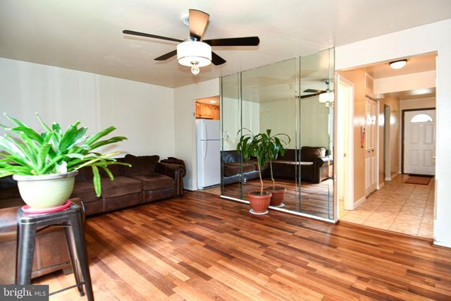 8960 CONTINENTAL PL, Landover, MD 20785