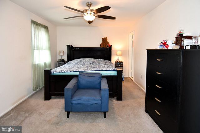 8960 CONTINENTAL PL, Landover, MD 20785