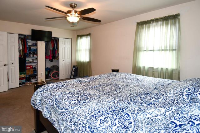 8960 CONTINENTAL PL, Landover, MD 20785