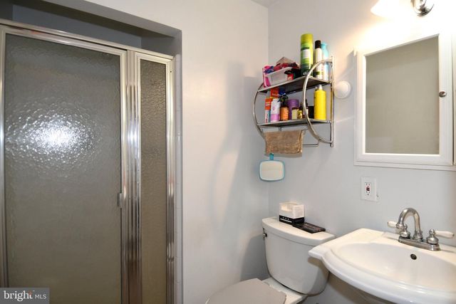 8960 CONTINENTAL PL, Landover, MD 20785