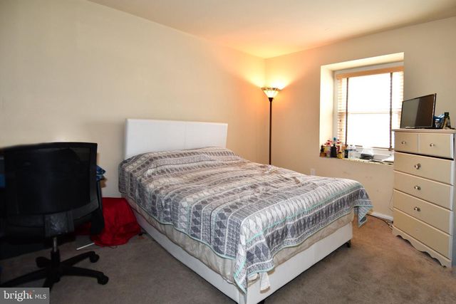 8960 CONTINENTAL PL, Landover, MD 20785