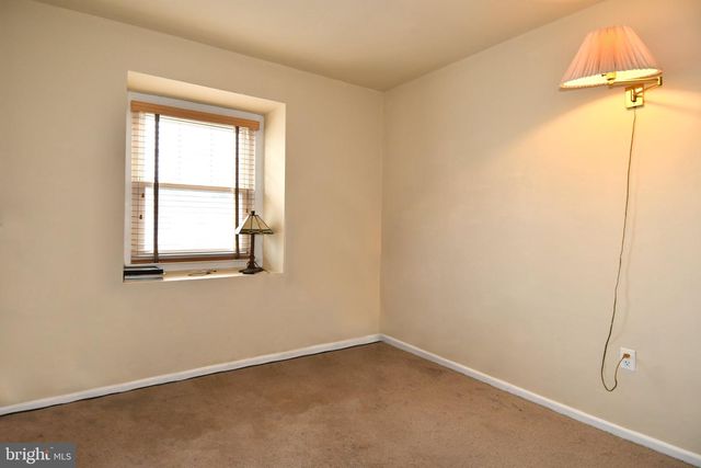 8960 CONTINENTAL PL, Landover, MD 20785