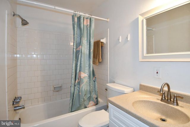 8960 CONTINENTAL PL, Landover, MD 20785