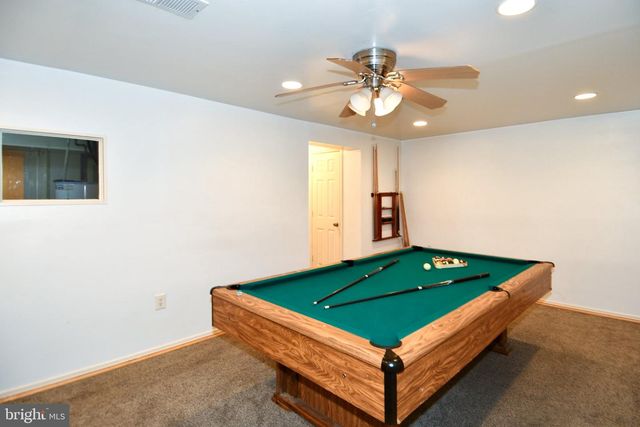 8960 CONTINENTAL PL, Landover, MD 20785